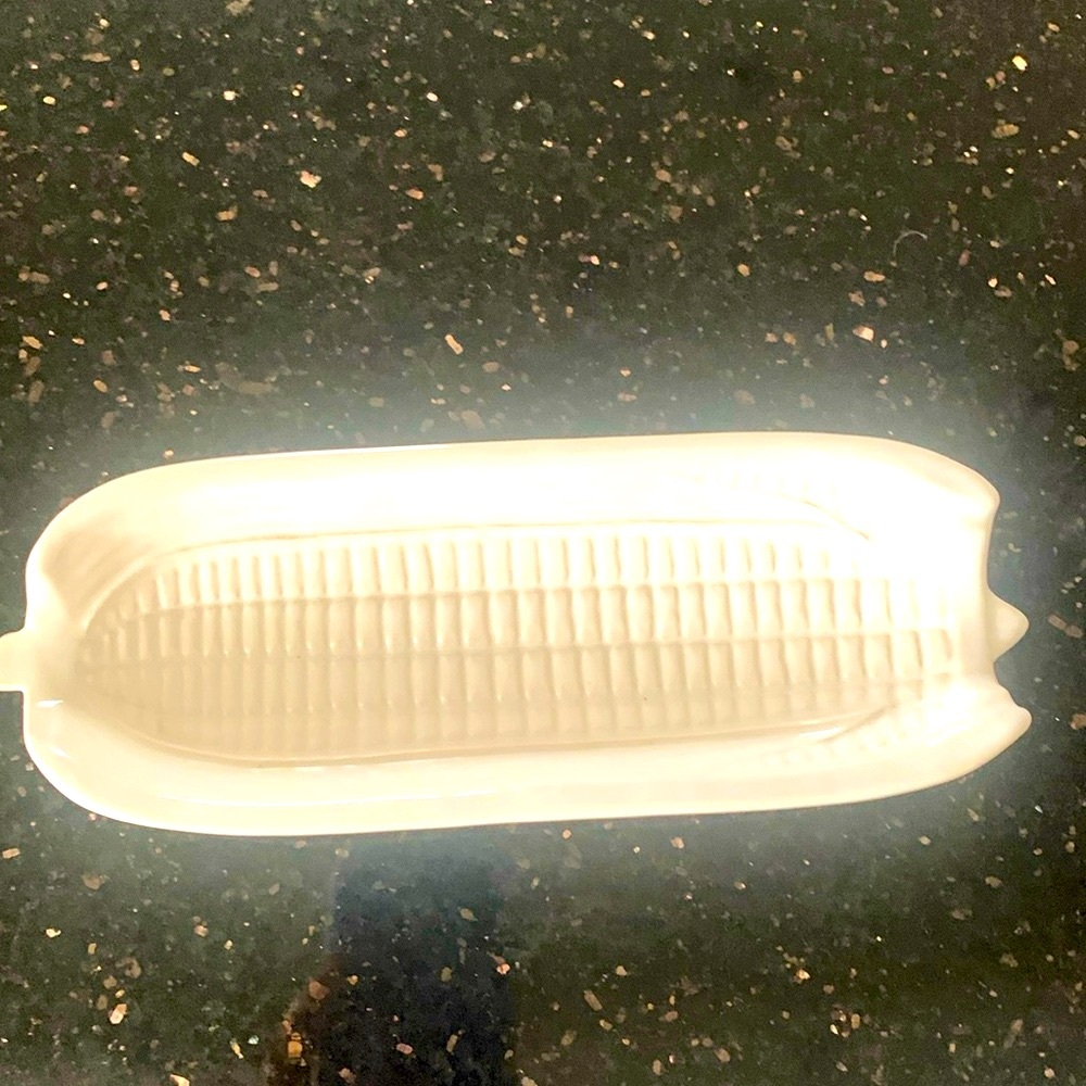 White corn dishes. New never used